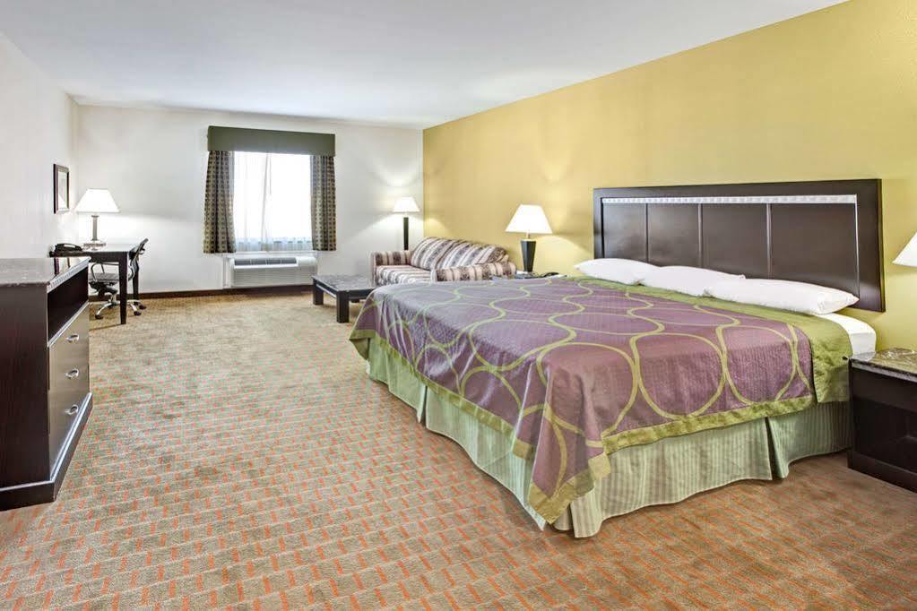Super 8 By Wyndham Laporte La Porte Buitenkant foto